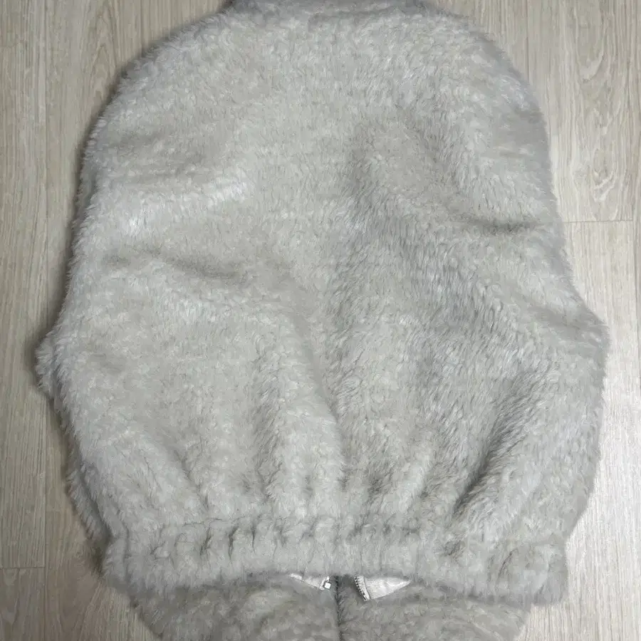 아모멘토 HAIRY FUR BLOUSON (IVORY)