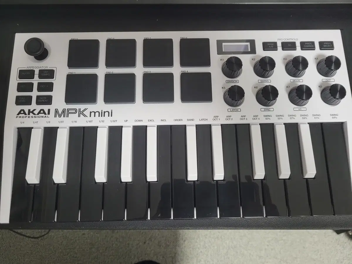 케이스포함 Akai MPK mini mk3 마스터키보드 미디건반