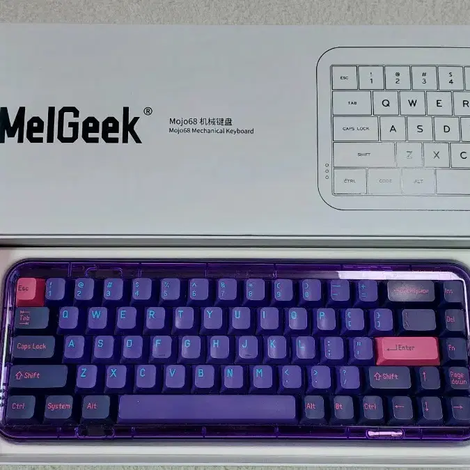 melgeek mojo84 neon 팝니다.