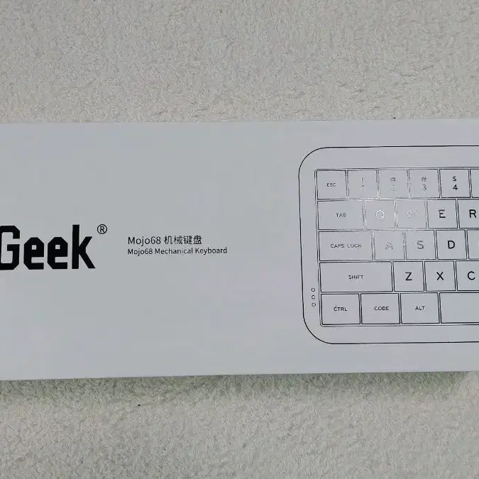 melgeek mojo84 neon 팝니다.