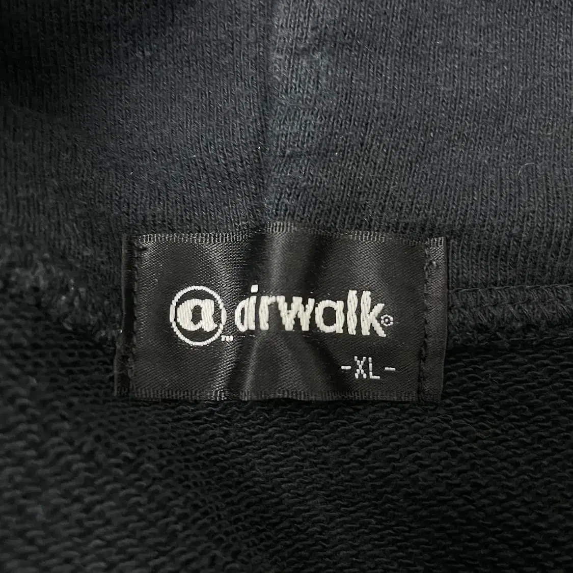 airwalk 블랙 암포인트 프린팅 후드티