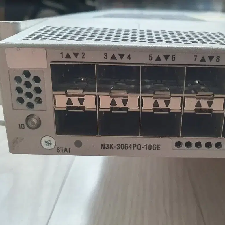 시스코 10G + 40G 스위치 N3K-C3064PQ-10GE