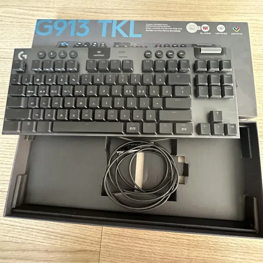 로지텍 g913tkl 적축 팝니다.