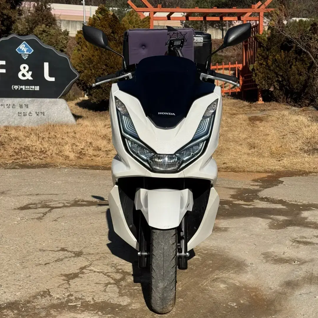 pcx125 22년식 저렴하게 판매합니다