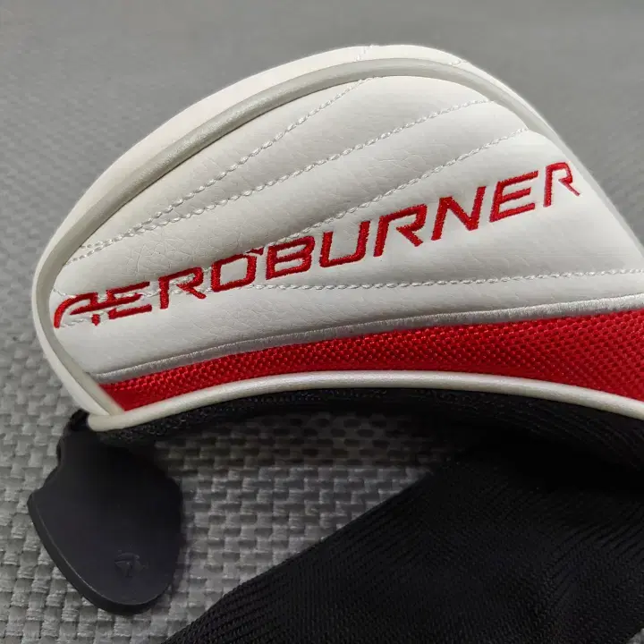 테일러메이드 AEROBURNER 3번 우드 헤드커버0109