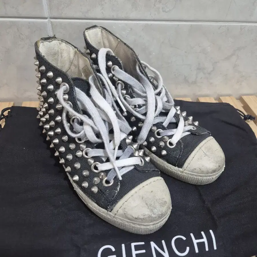 GIENCHI 스터드 35