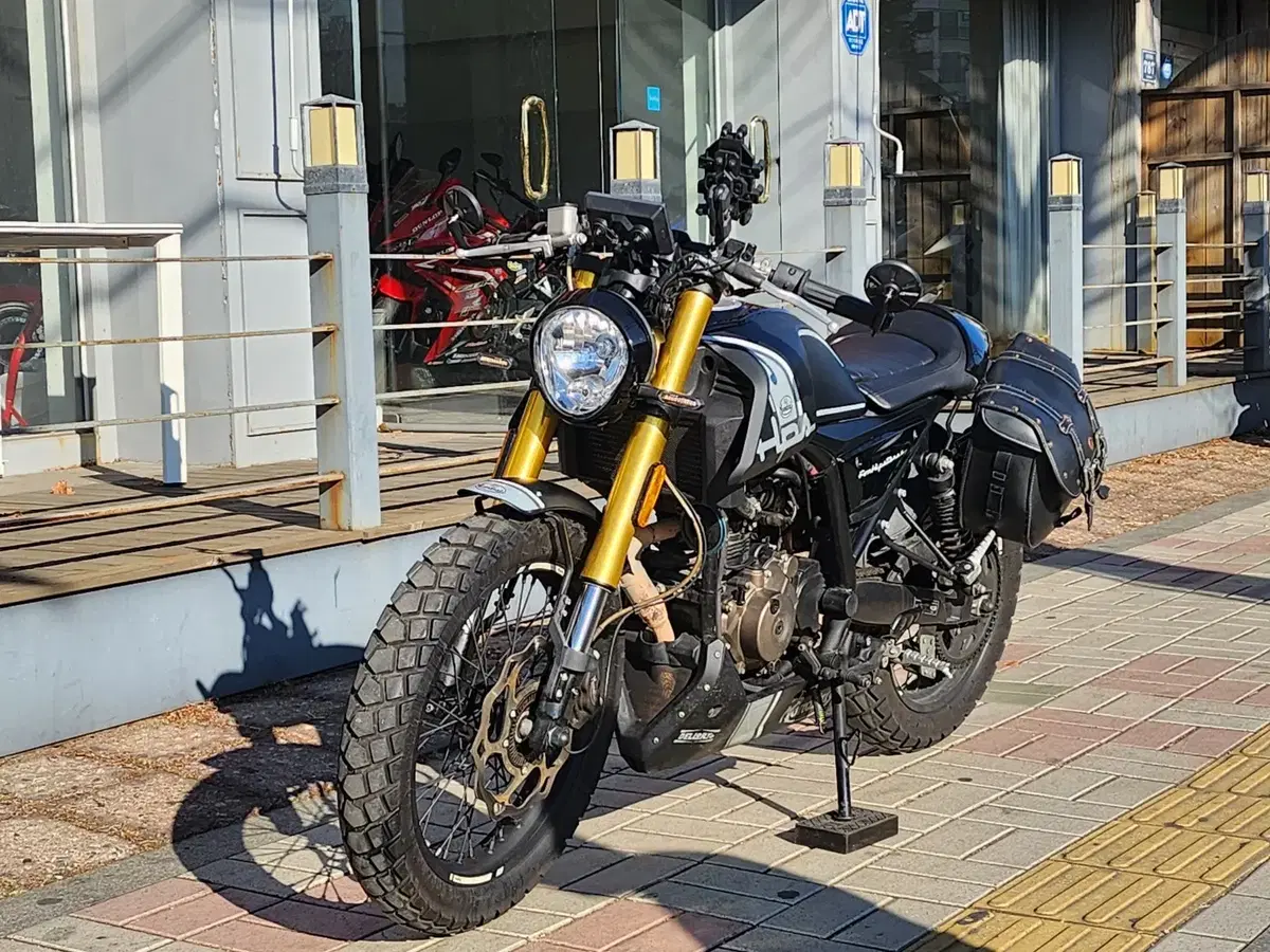 2022년 FB몬디알 힙스터125 9000KM 판매합니다.