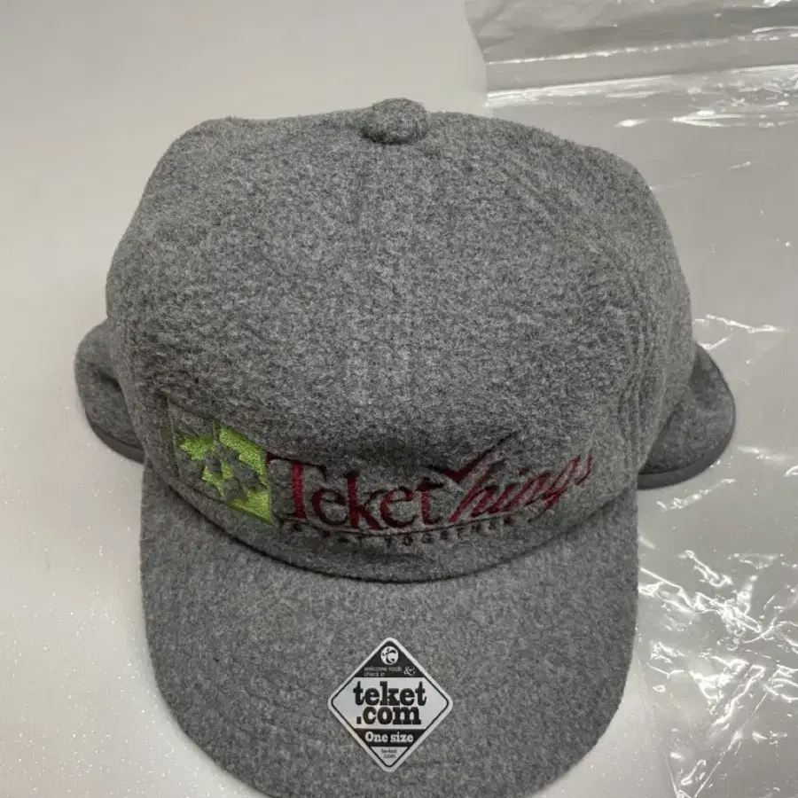 새상품 테켓 이어플랩 모자 teket earflap cap 그레이 볼캡