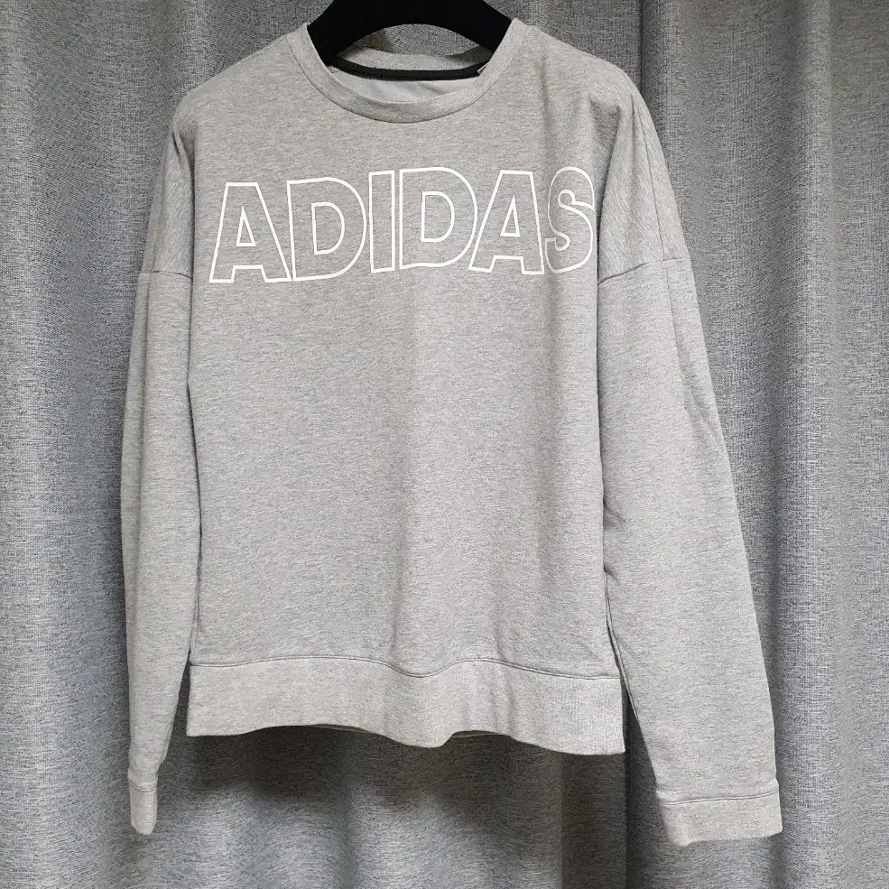 adidas아디다스정품여자로고 맨투맨 85 스몰 xs~s