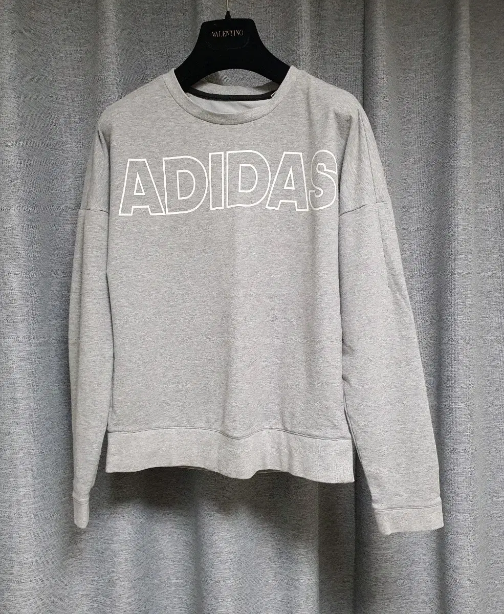 adidas아디다스정품여자로고 맨투맨 85 스몰 xs~s