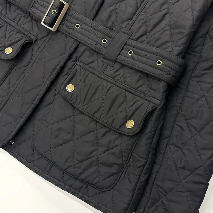 Barbour 바버 인터내셔널 투어러 폴라 퀄팅 블랙 자켓