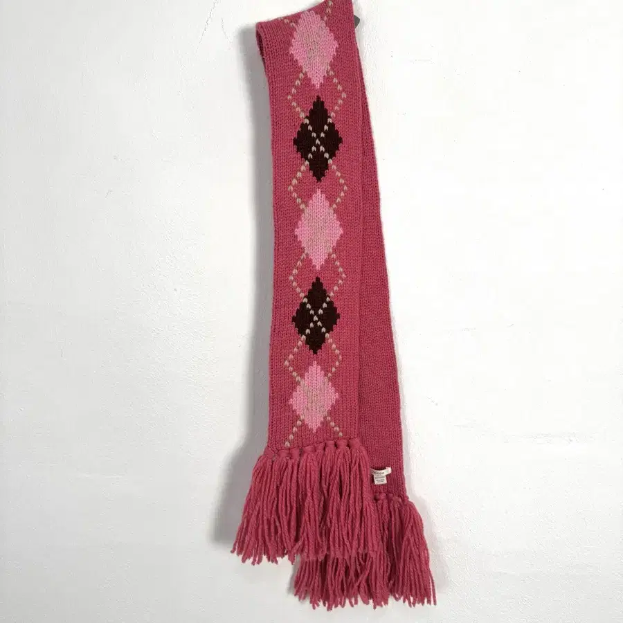 Vintage Pink Argyle Tassel Muffler