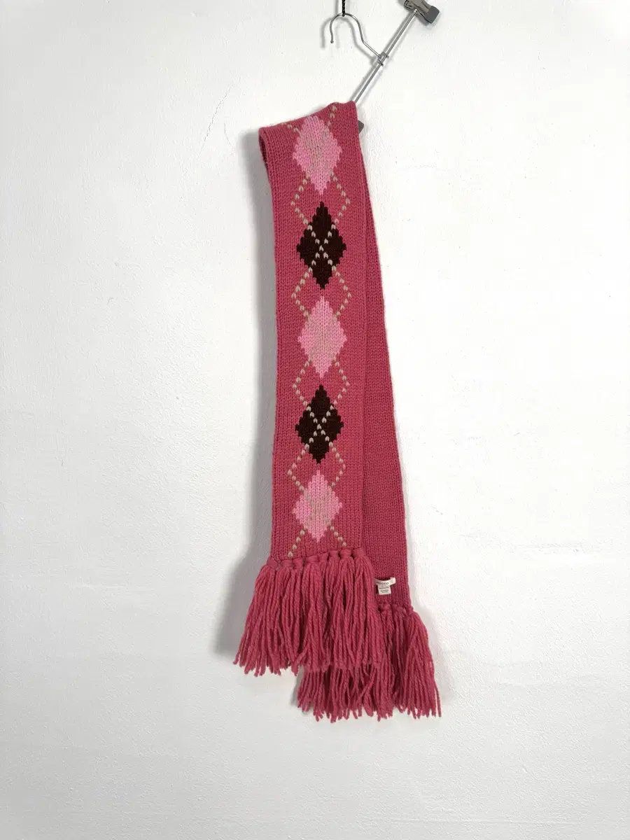 Vintage Pink Argyle Tassel Muffler