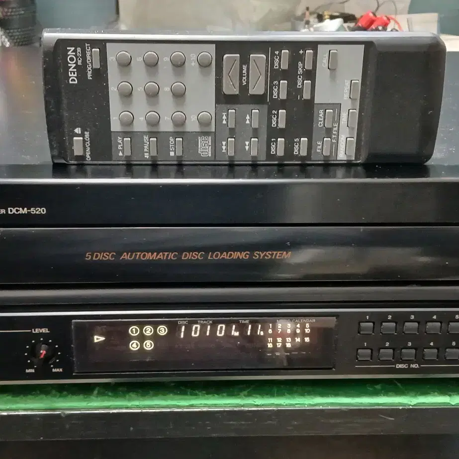 DENON 5-CD Changer CDP DCM-520