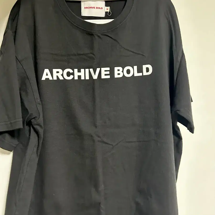 Archive Bold 반팔