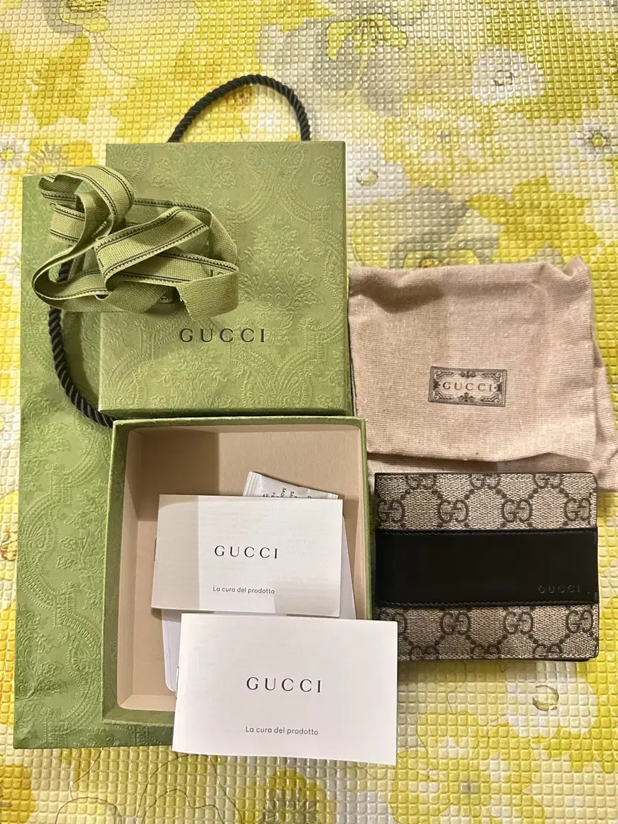 GUCCI Supreme Wallet