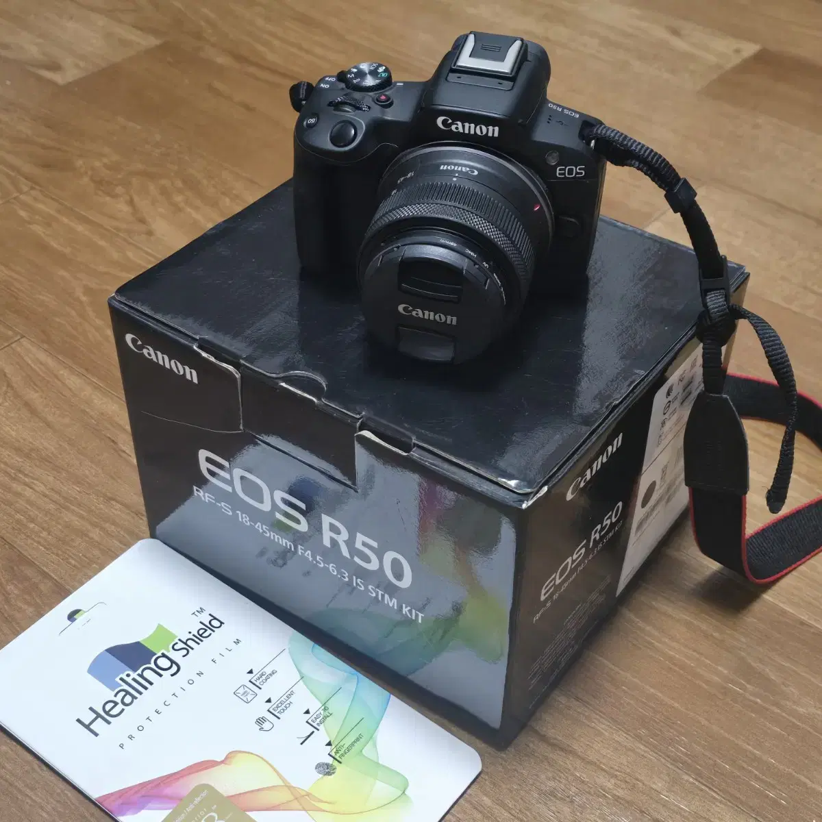 EOS R50 18-45 kit with protective film/SD card included