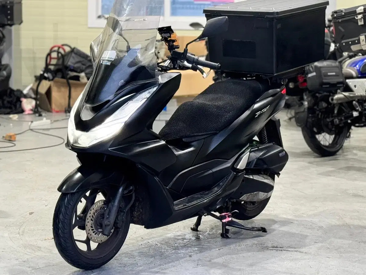 혼다 pcx125 21년식 관리잘된차량 한매합니다!