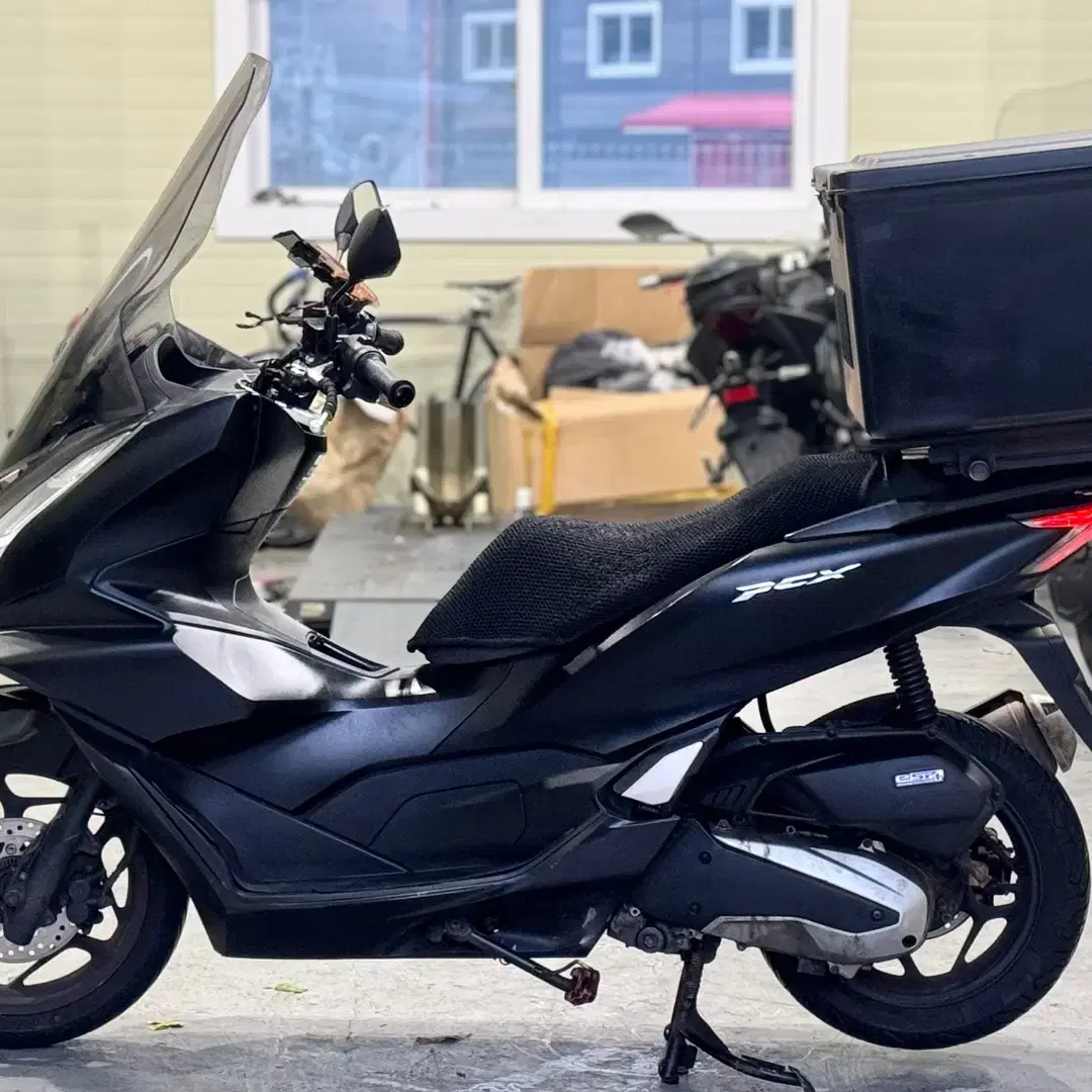 혼다 pcx125 21년식 관리잘된차량 한매합니다!