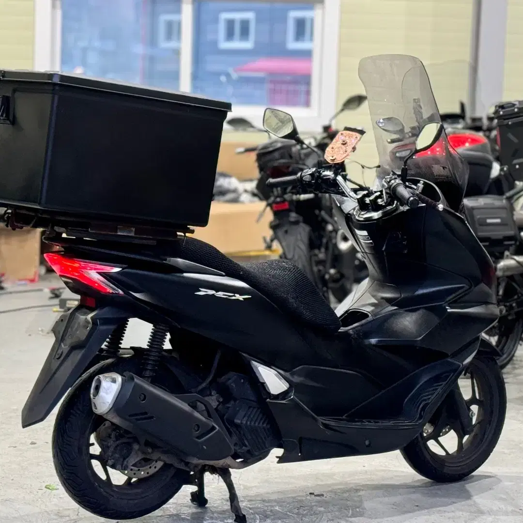 혼다 pcx125 21년식 관리잘된차량 한매합니다!