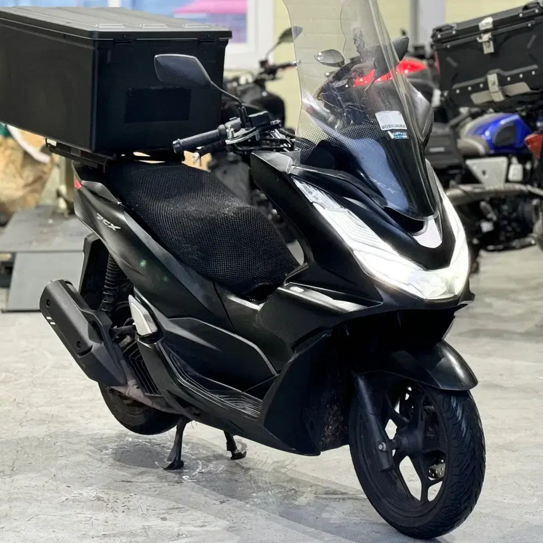 혼다 pcx125 21년식 관리잘된차량 한매합니다!