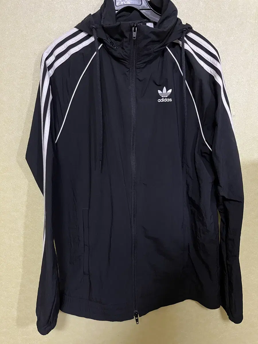 아디다스 바람막이 adidas Originals CW1309