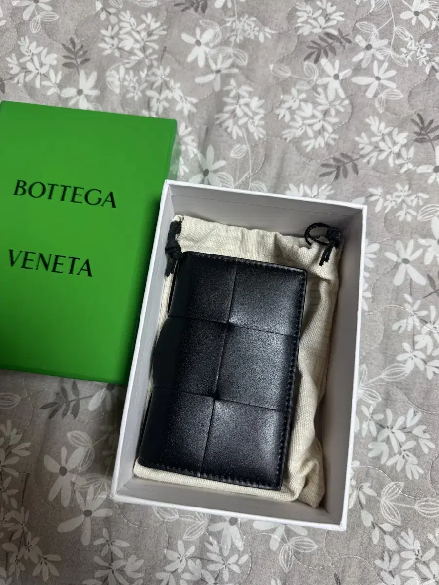 Bottega Veneta Organizer Card Wallet Cream Edition