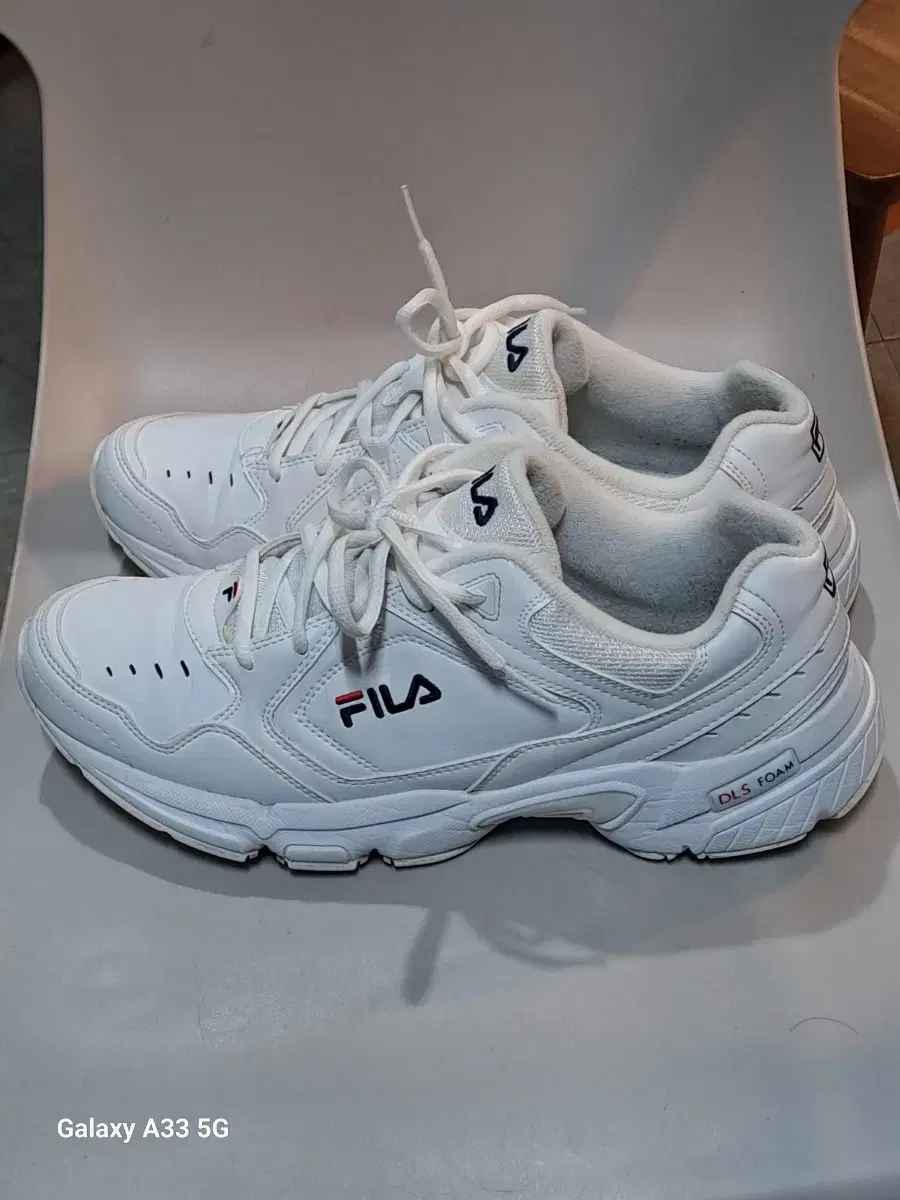 FILA 레인저  1RM01141D-100(285)