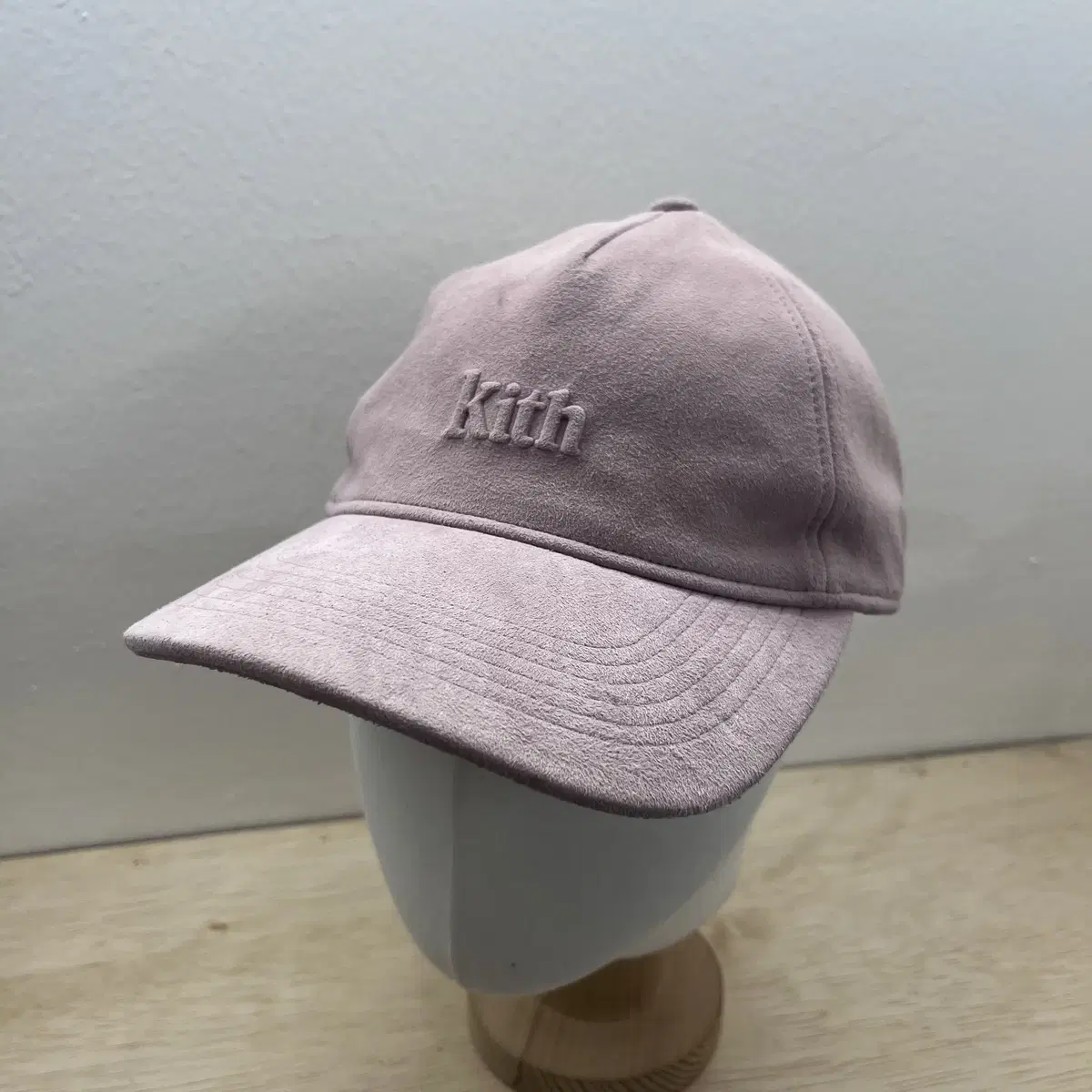 Kith 스웨이드 볼캡