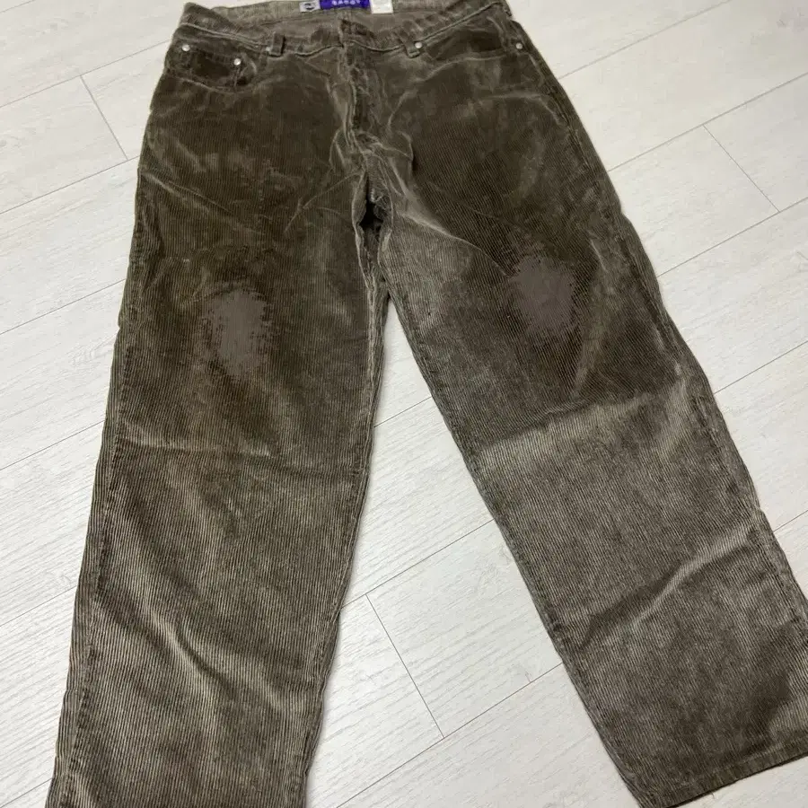 Levis Baggy Corduroy Pants