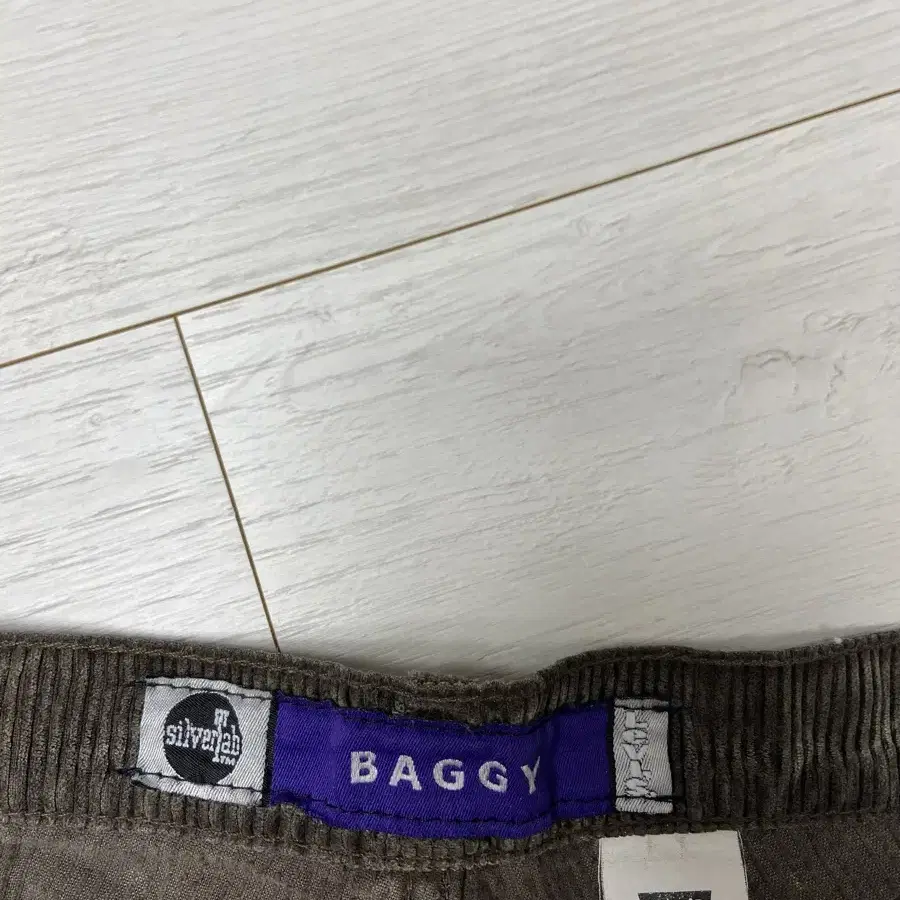 Levis Baggy Corduroy Pants