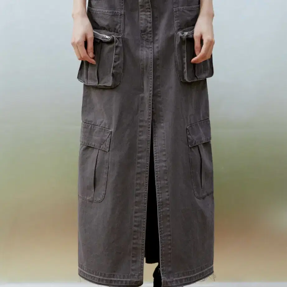 13MONTH Cargo Long Skirt (CHACOAL)