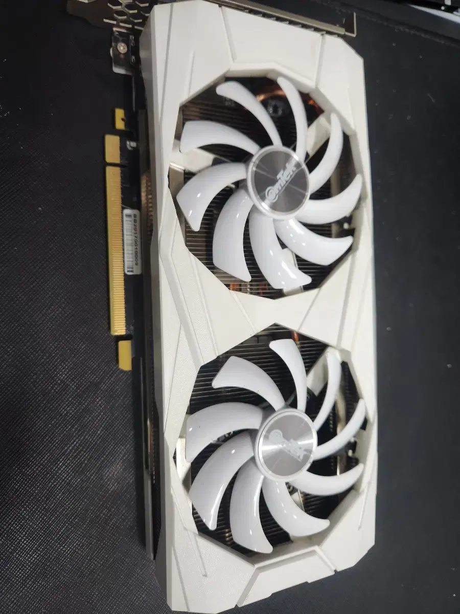 이엠텍 rtx2060 6g 화이트 그래픽카드