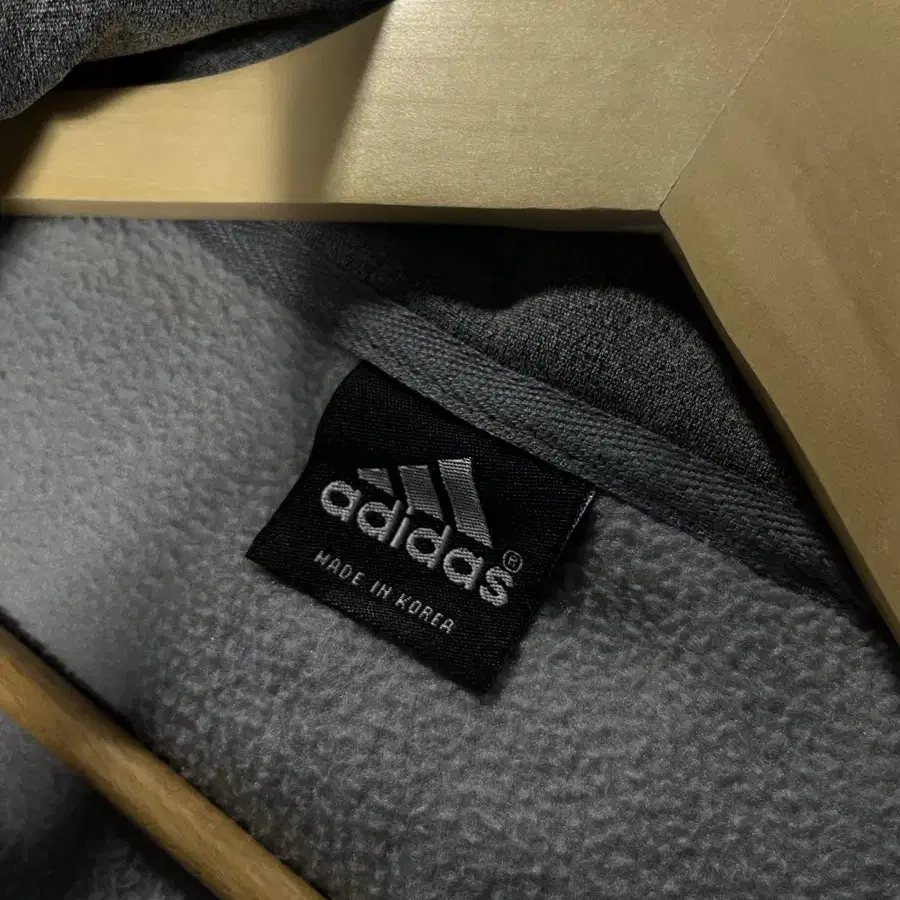 100 Adidas 아디다스 로고 기모 기능성 스판 트레이닝 후드집업