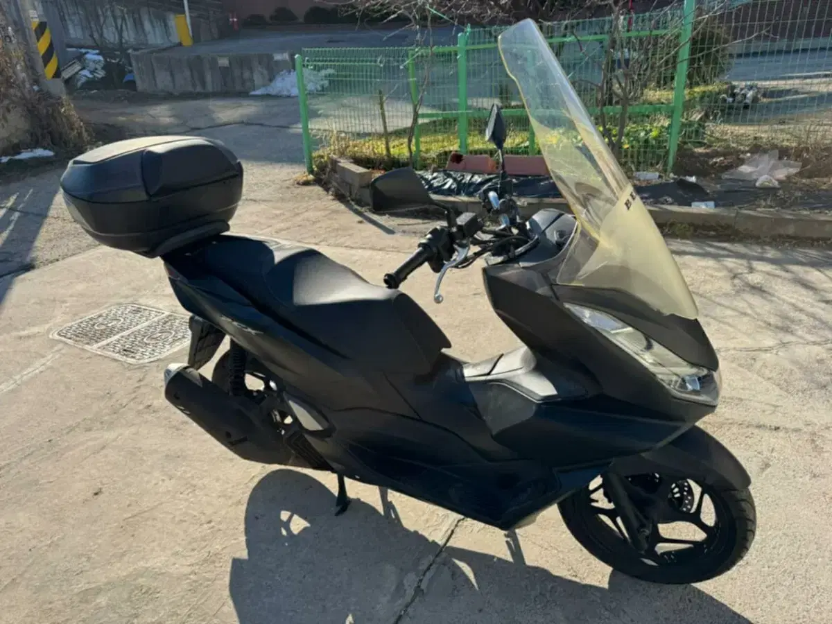 혼다 pcx125 21년식 abs모델 멧블랙 팝니다