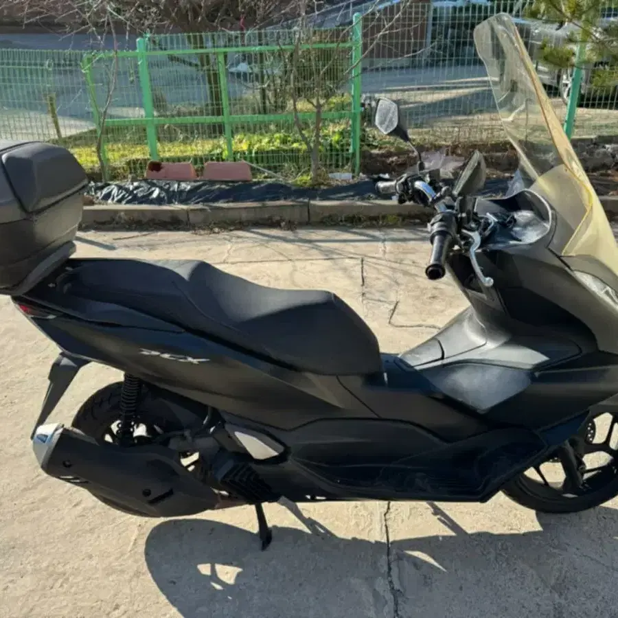 혼다 pcx125 21년식 abs모델 멧블랙 팝니다