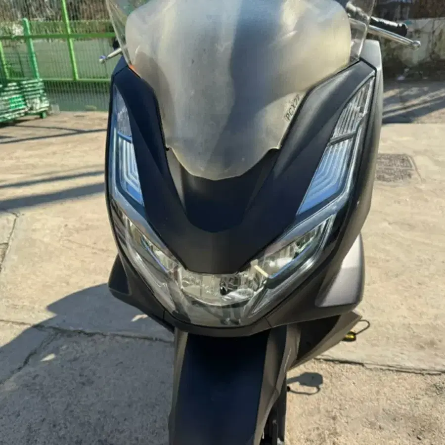 혼다 pcx125 21년식 abs모델 멧블랙 팝니다