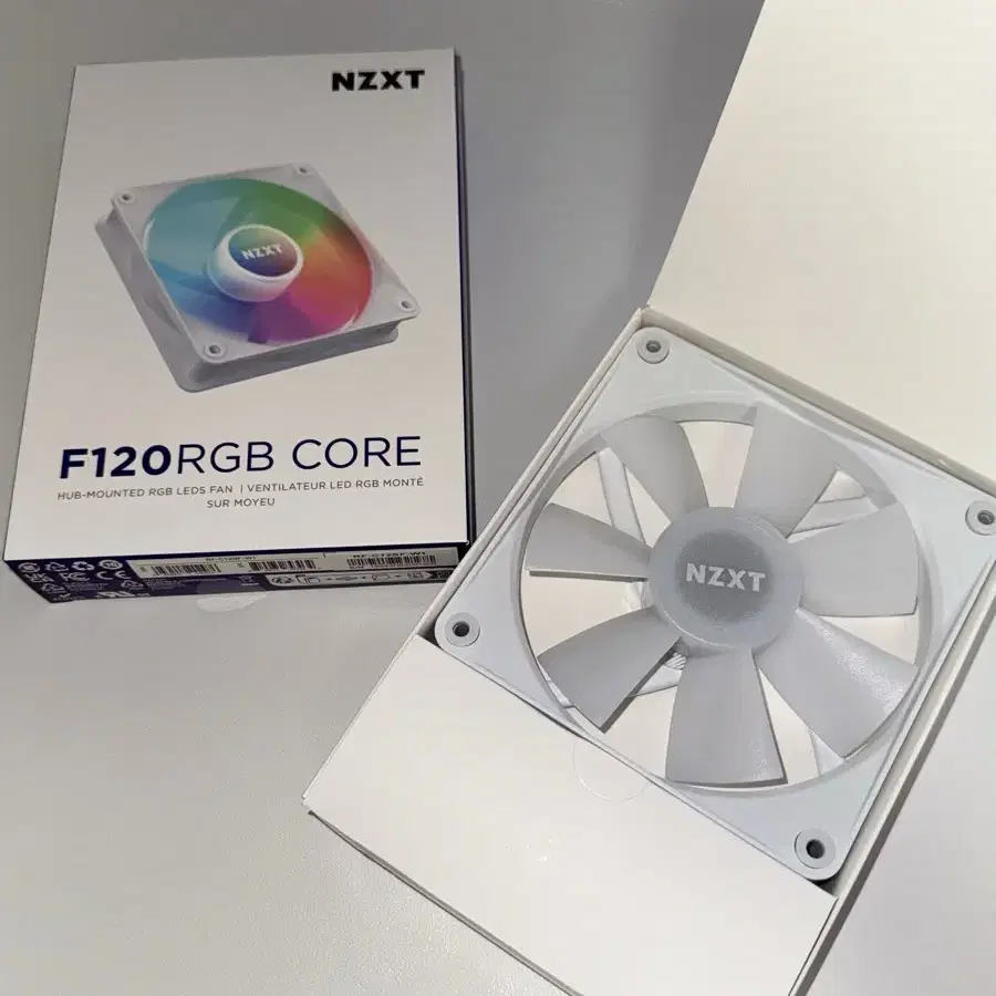 nzxt f120 RGB core 팬