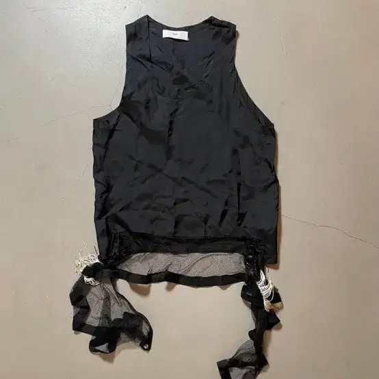 TOGA pulla vest 토가 훌라 탑