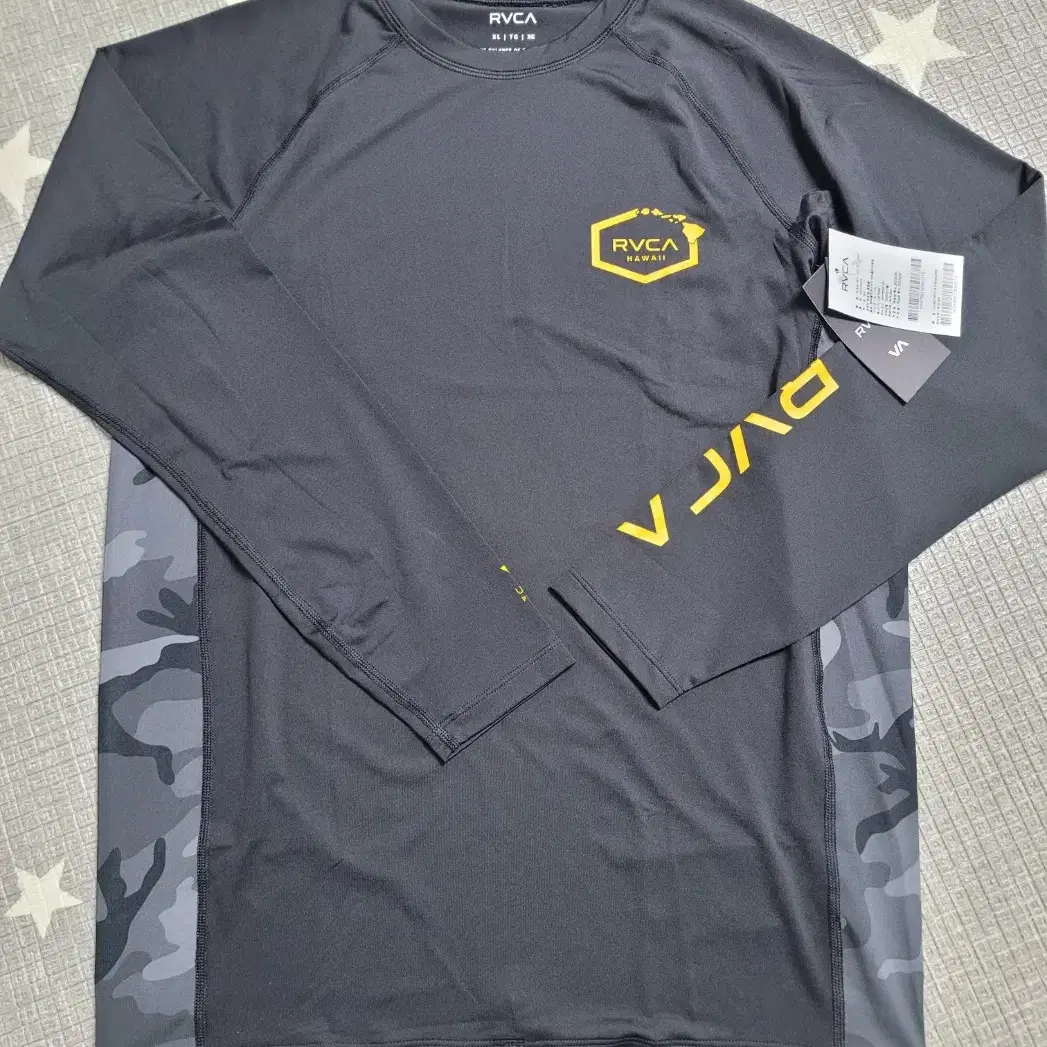 (새상품)루카 RVCA ISLAND HEX 긴팔 래쉬가드 XL(110)