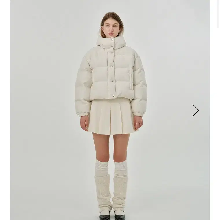 더바넷 Snowflake Ivory Goose Puffer jacket