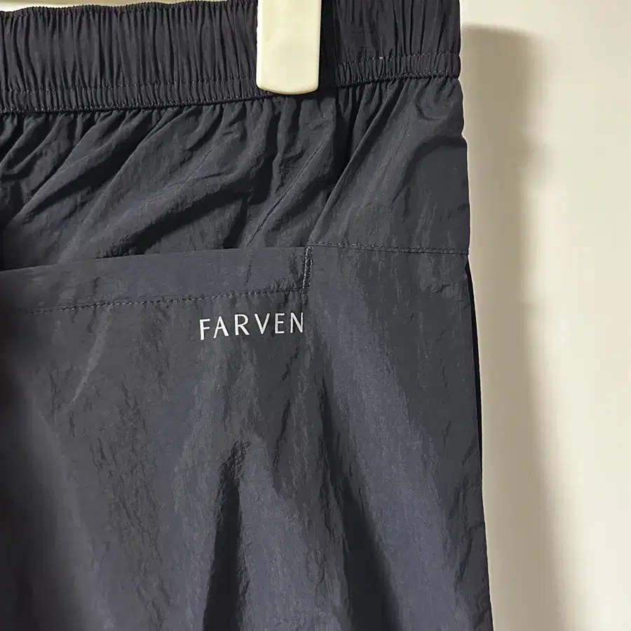 파르벵(farven) 나일론 트랙팬츠 네이비 새제품