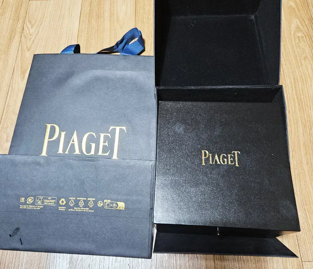 정품 ]  PIAGET 피아제 시계 박스 판매합니다 :)