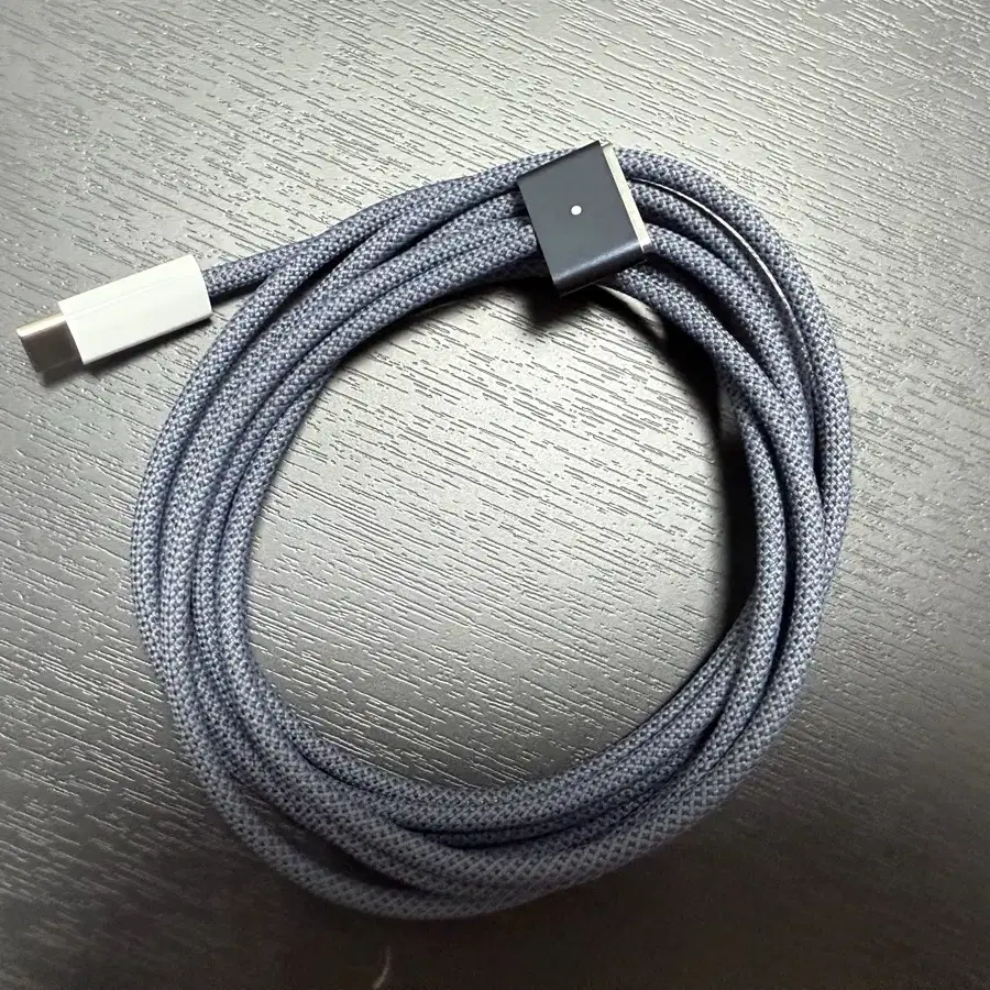 USB-C-MagSafe 3 케이블 (2m) - 미드나이트