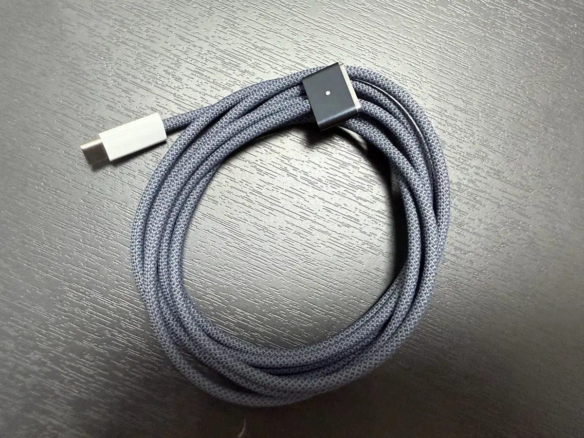 USB-C-MagSafe 3 케이블 (2m) - 미드나이트