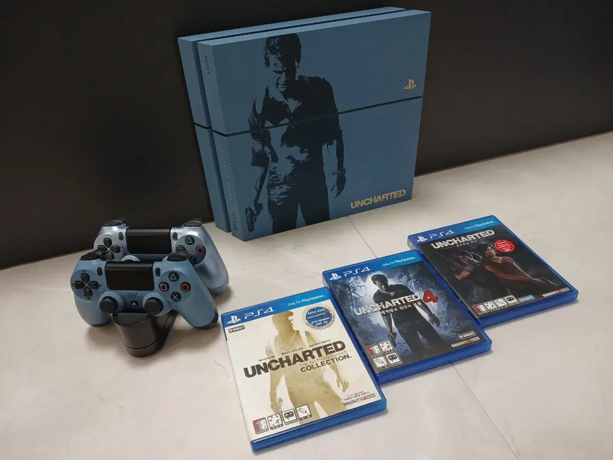 PlayStation 4 PS4 Uncharted Edition (2 Dualshock) (6 Games)