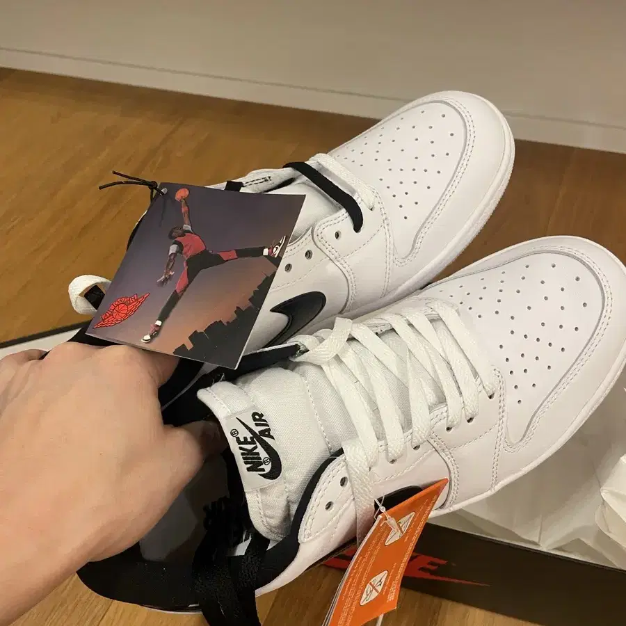 Jordan 1 Low 85 White Black 조던1로우85화이트블랙