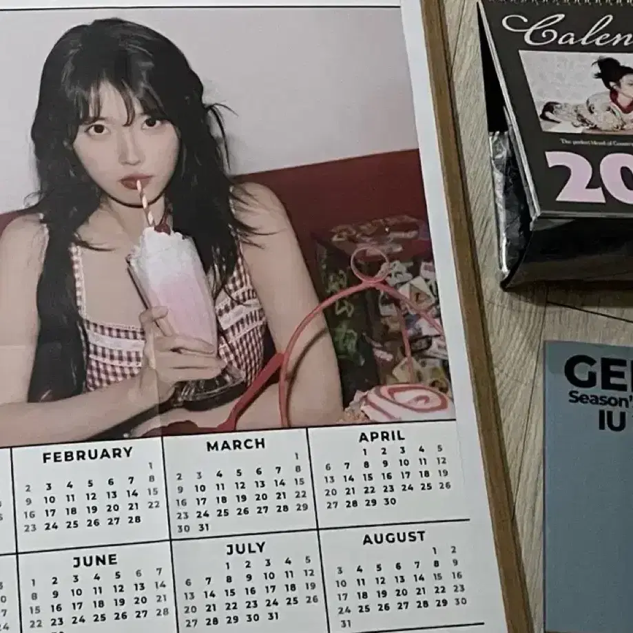 일괄 아이유 시그 2025 다이어리 캘린더 2종 시즌그리팅