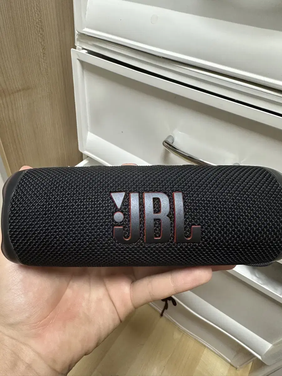 jbl filp6 거의새거 팝니다