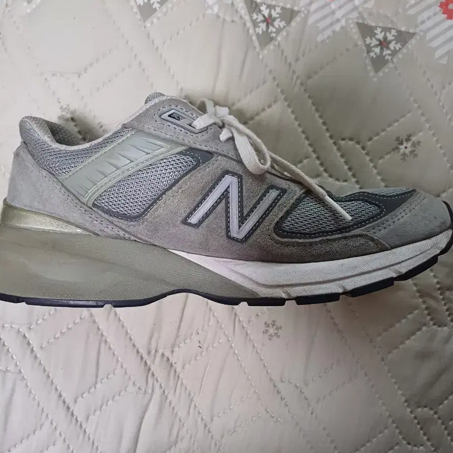 뉴발란스 990v5 그레이 265 size